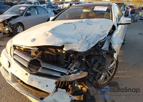 2010 Mercedes-Benz E 350 из США, поврежденный, VIN WDDKJ5GB0AF049939